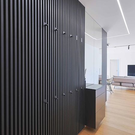 Downtown Luxe Retreat- Konventna Appartement Bratislava Buitenkant foto