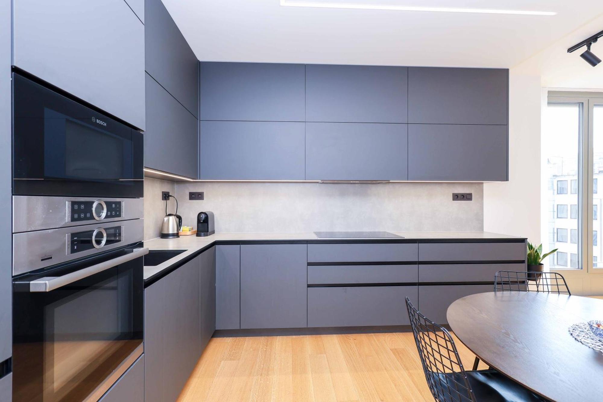 Downtown Luxe Retreat- Konventna Appartement Bratislava Buitenkant foto
