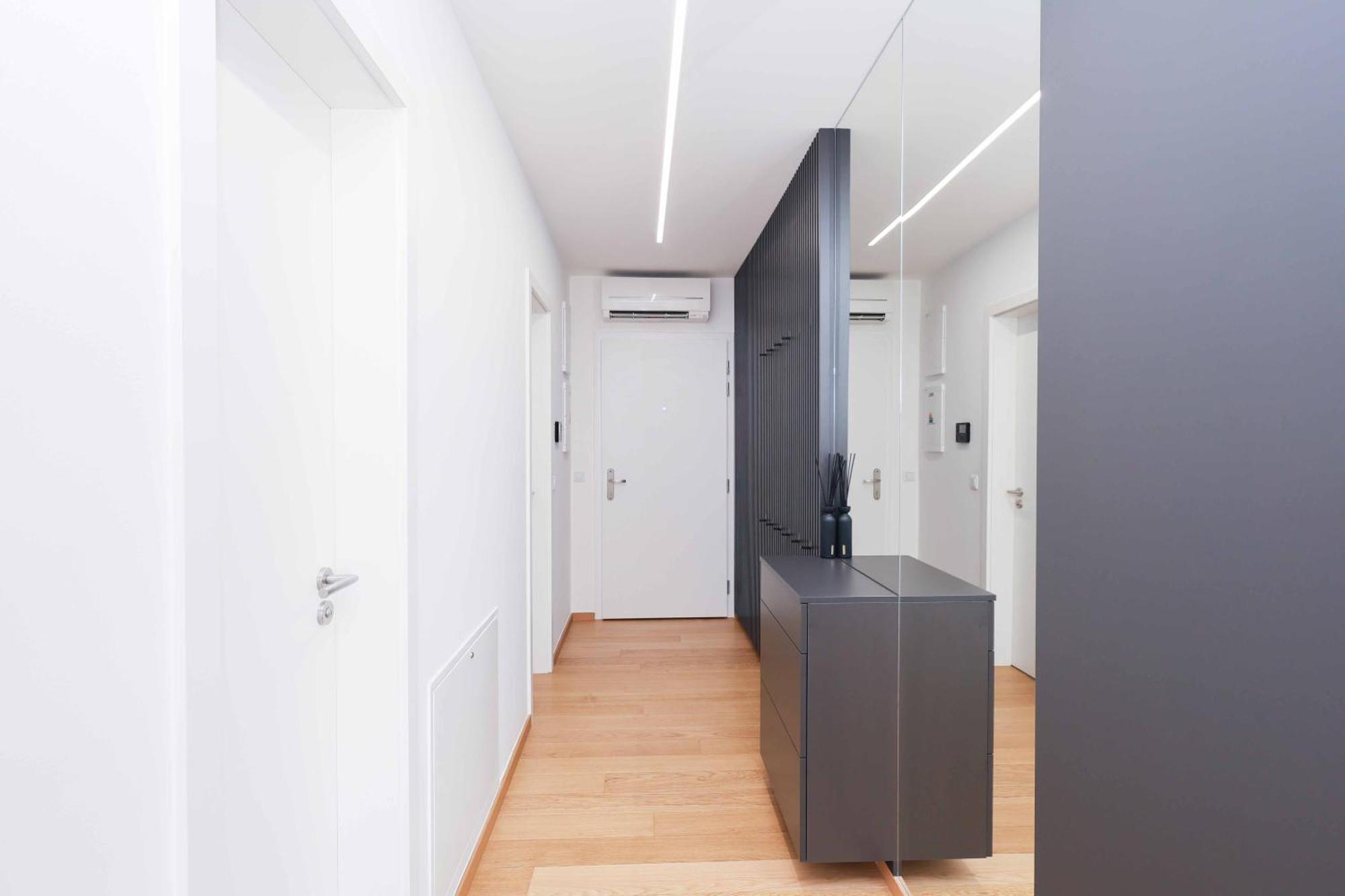 Downtown Luxe Retreat- Konventna Appartement Bratislava Buitenkant foto