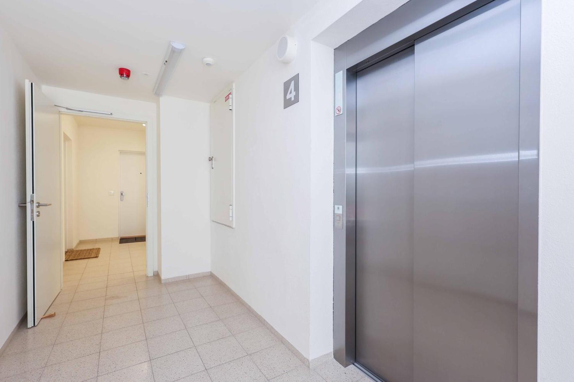 Downtown Luxe Retreat- Konventna Appartement Bratislava Buitenkant foto