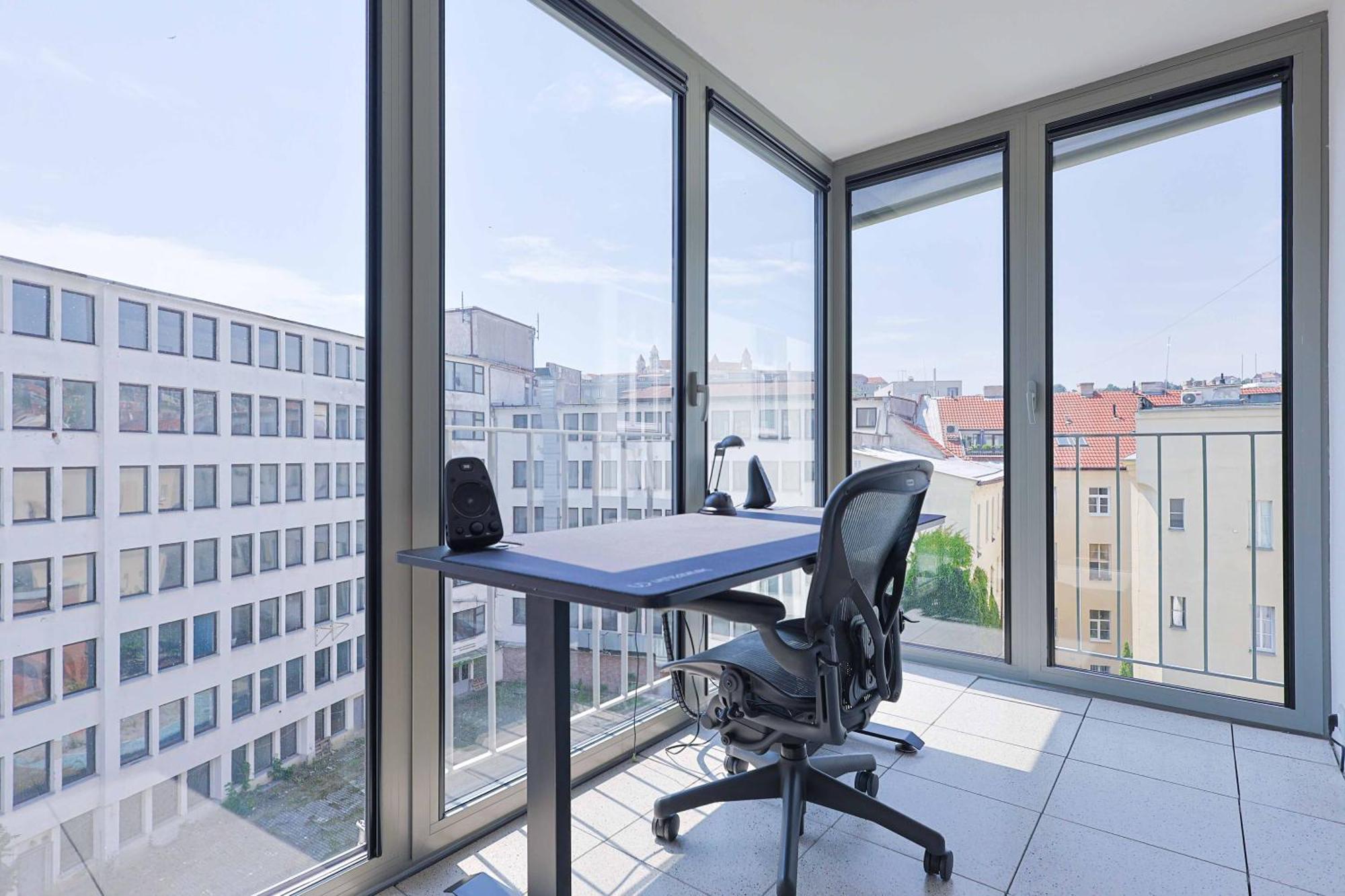 Downtown Luxe Retreat- Konventna Appartement Bratislava Buitenkant foto