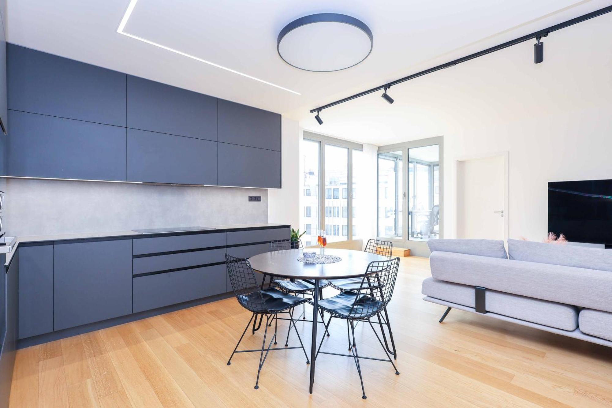 Downtown Luxe Retreat- Konventna Appartement Bratislava Buitenkant foto